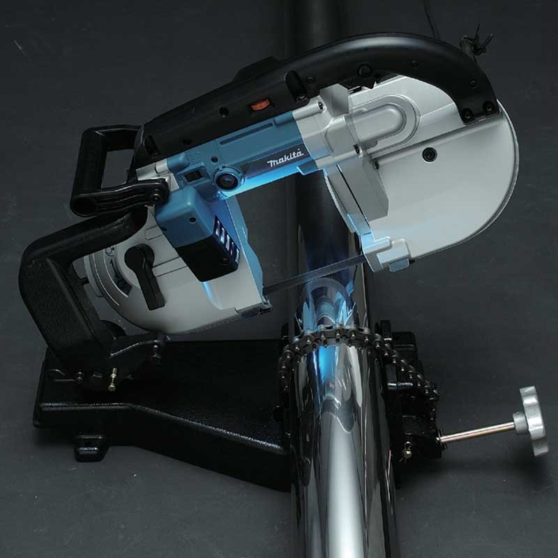 120 x 120 mm (4-3/4" x 4-3/4") 710 W Variable Speed Portable Band Saw with Light - Image 3