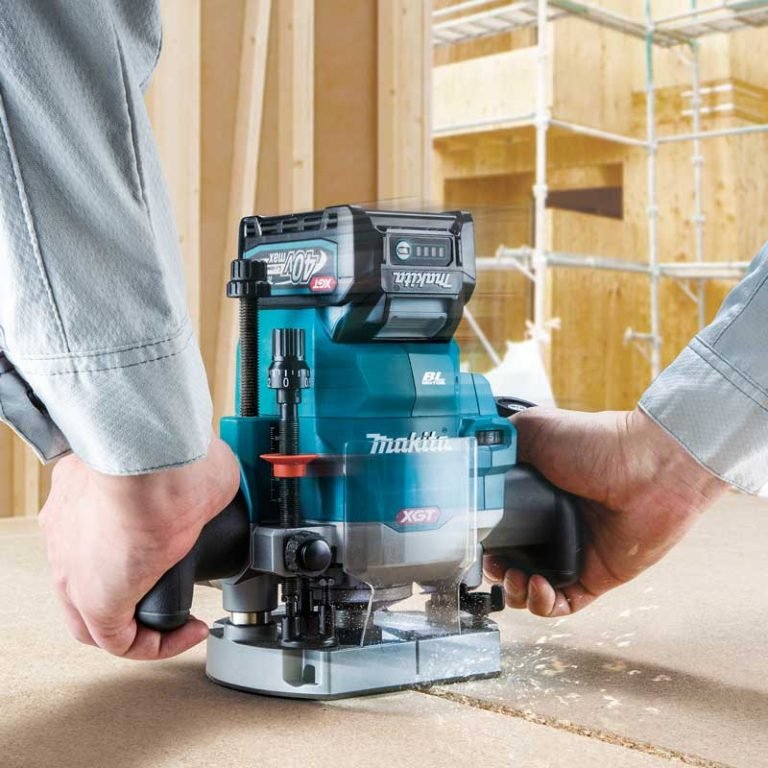40Vmax XGT BL AWS Cordless 12 / – mm (- / 1/2″) 1,900 W Variable Speed Plunge Router with Electric Brake, Soft Start, Twin LEDs - Image 3
