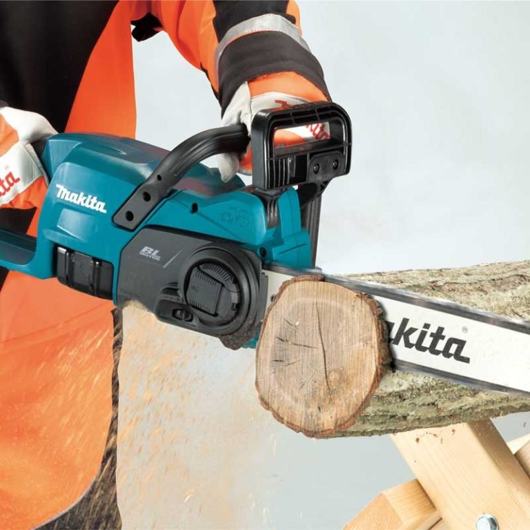 18V LXT BL Brushless Cordless 35 cm (14″) Chain Saw - Image 3