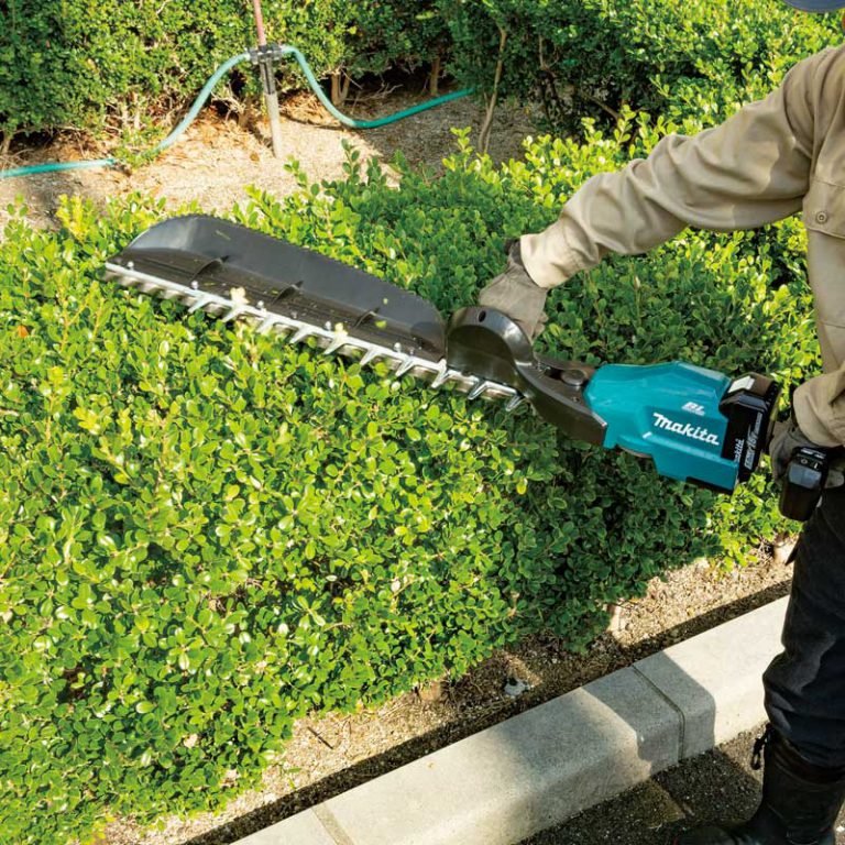 18V LXT BL Cordless 60 cm (23-5/8”) Hedge Trimmer - Image 3