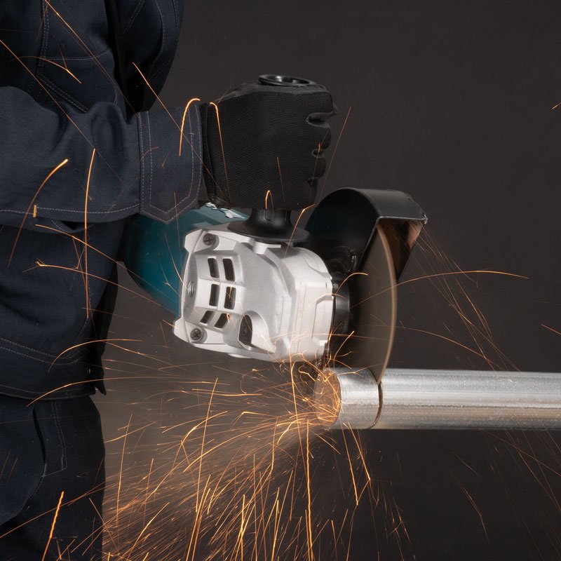 180 mm (7″) 2,200 W Angle Grinder, Large Trigger Switch - Image 2