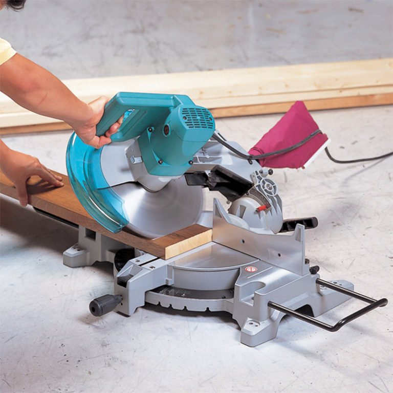 305 mm (12″) 1,650 W Compound Miter Saw - Image 2